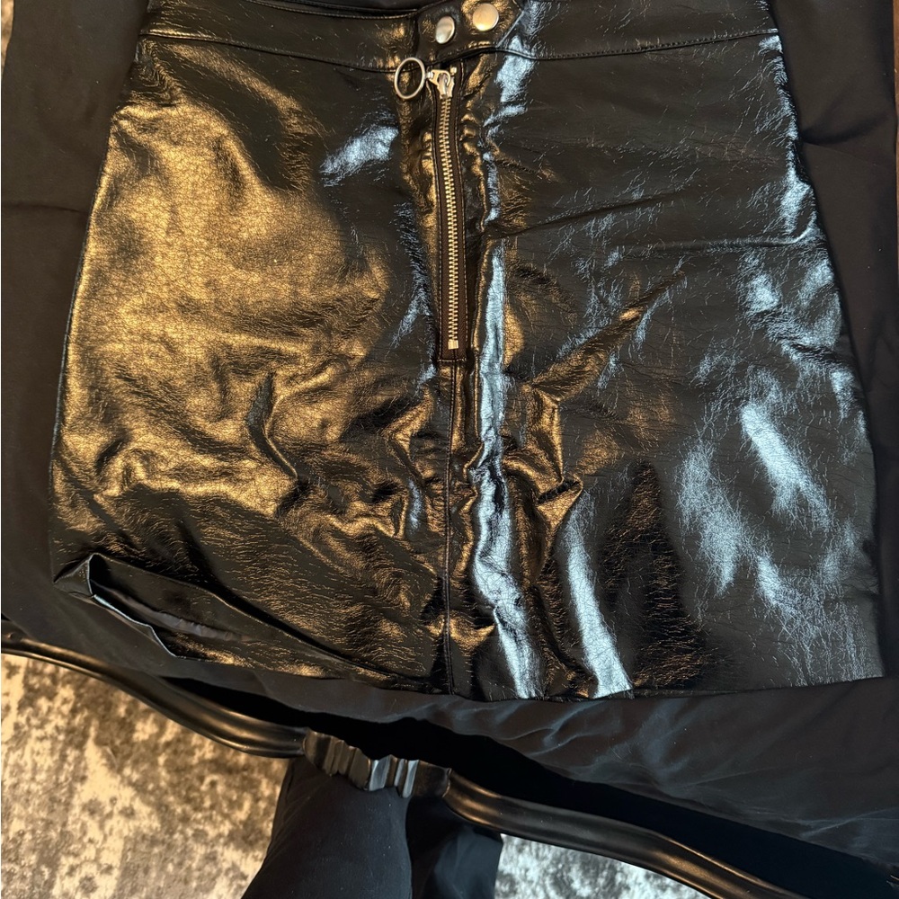 H&M Black Mini Skirt